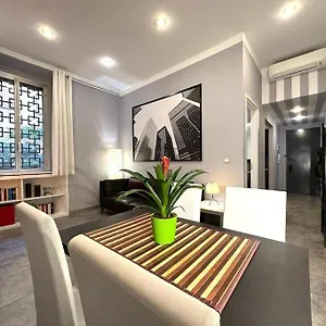 Redi Sette , Milano Italia